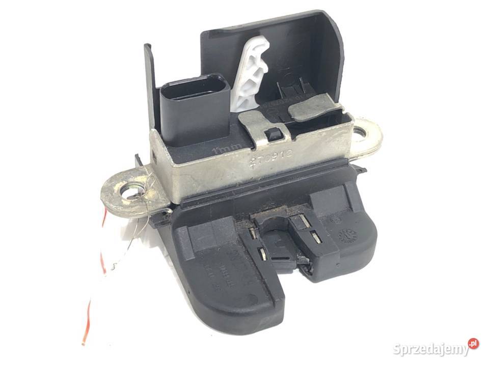 ZAMEK KLAPY TYŁ VW GOLF VII Hatchback 5G6827505