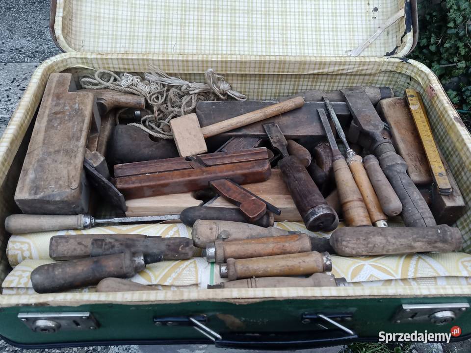 Zestaw narzędzi stolarskich kilkanaście sztuk Zestawy narzędzi