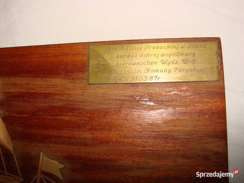 deska z żaglowcem pamiątka Stocznia Komuny Pruszcz Gdański