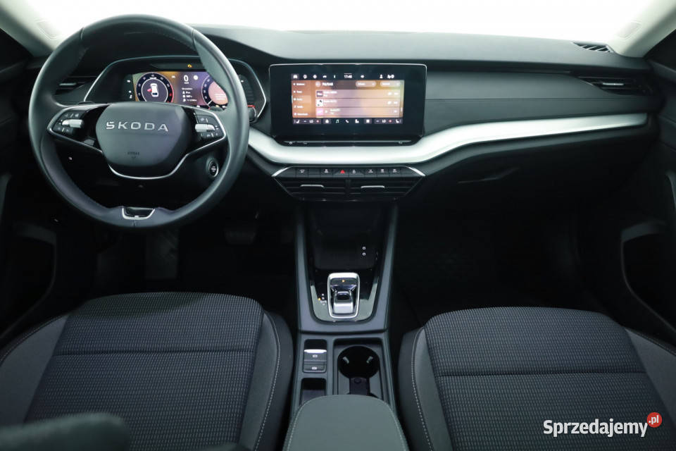 Skoda Octavia 15 eTSI mHEV radio