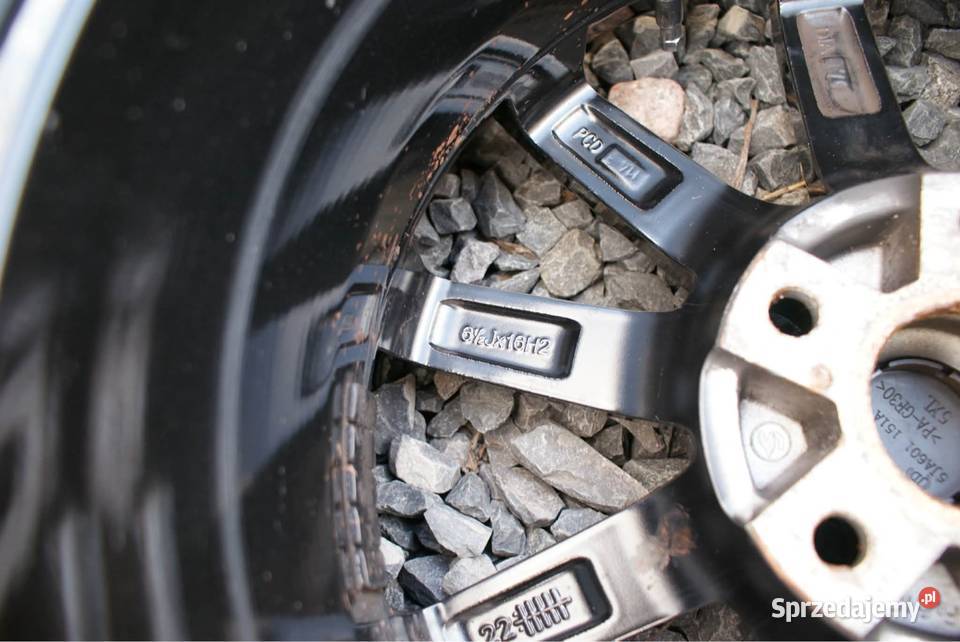 Sprzedam felgi aluminiowe Toyota Hyundai Kia Średnica 16" Kutno