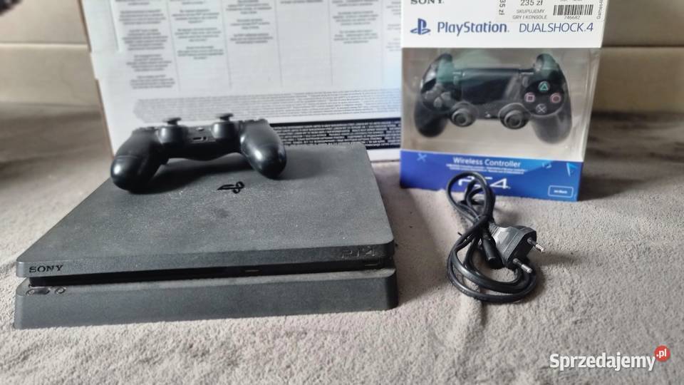 Konsola PlayStation 4 Emilia