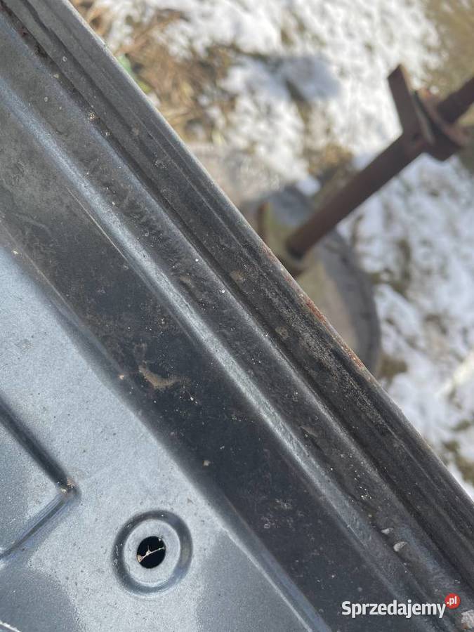 Tylnią klapa BMW e30 spoiler