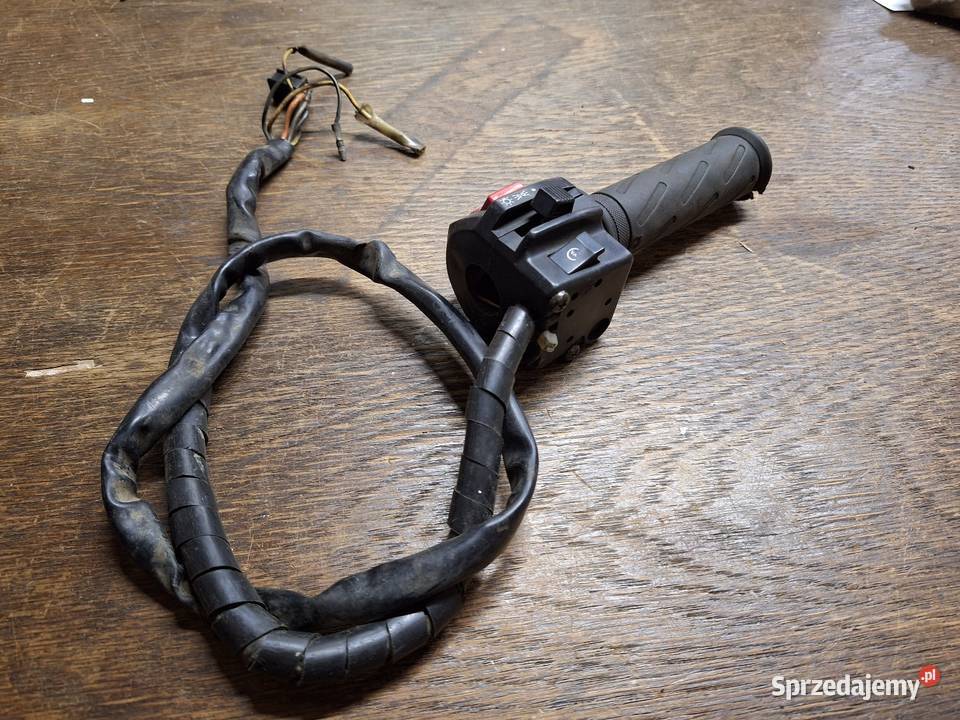 Suzuki GS 500 przełącznik prawy gs500 rolgaz dolnośląskie Jelenia Góra