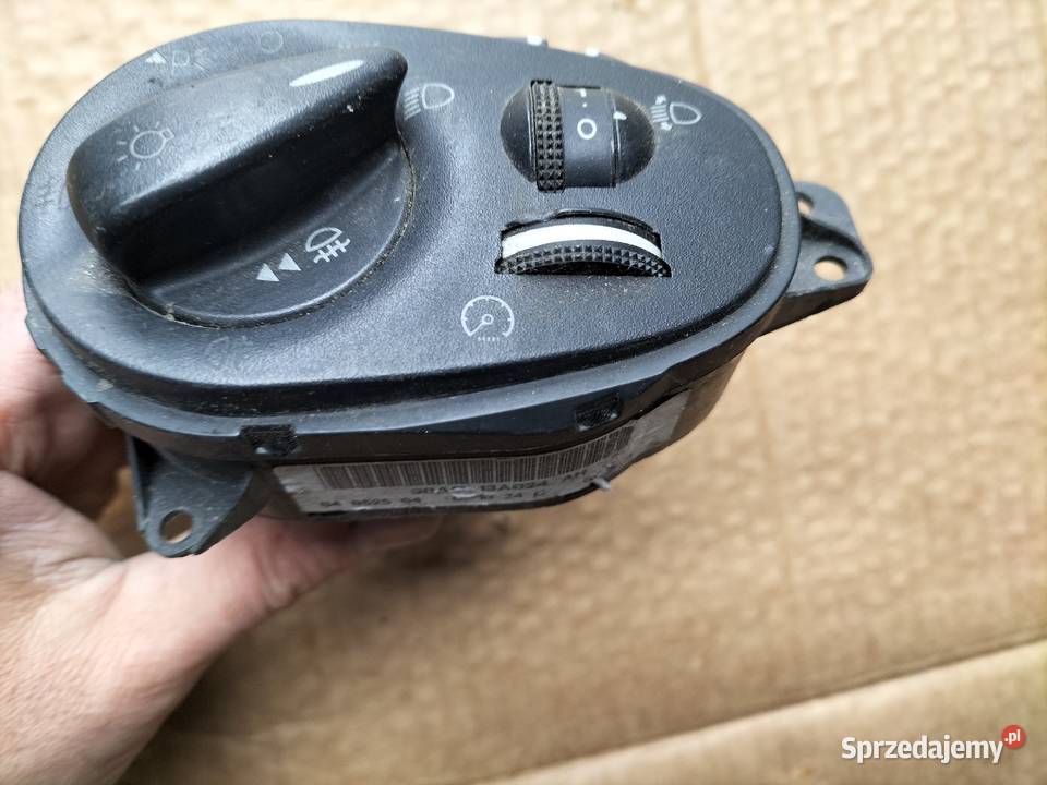 WŁĄCZNIK PRZEŁĄCZNIK ŚWIATEŁ FOCUS MK1 lubelskie Kamień-Kolonia