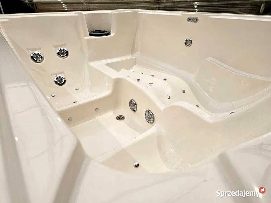 JACUZZI OGRODOWE SLIM 3 osobowe w zabudowie Wrocław sprzedam