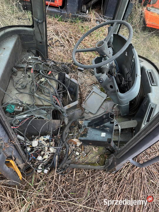 kabina Ładowarka Volvo L30 L30B rozdzielacz