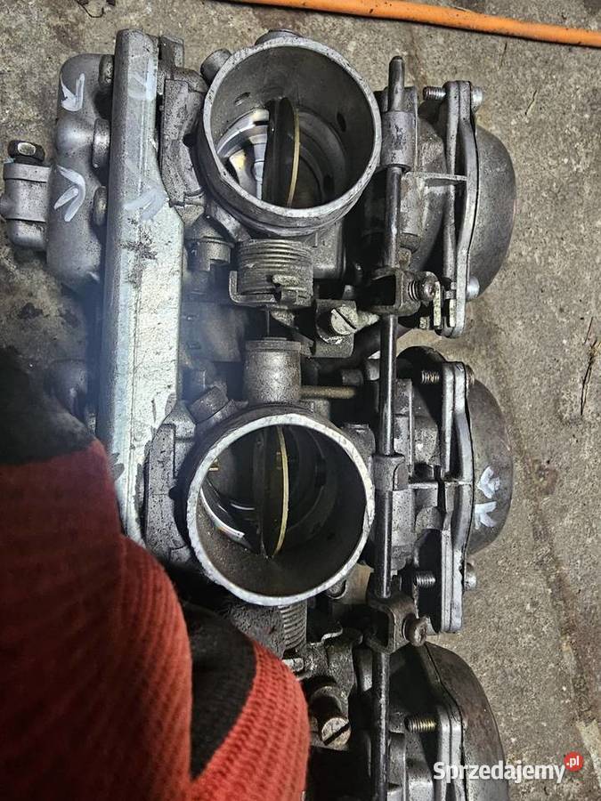 Suzuki GSX 600 f gaźnik gaźniki karburator