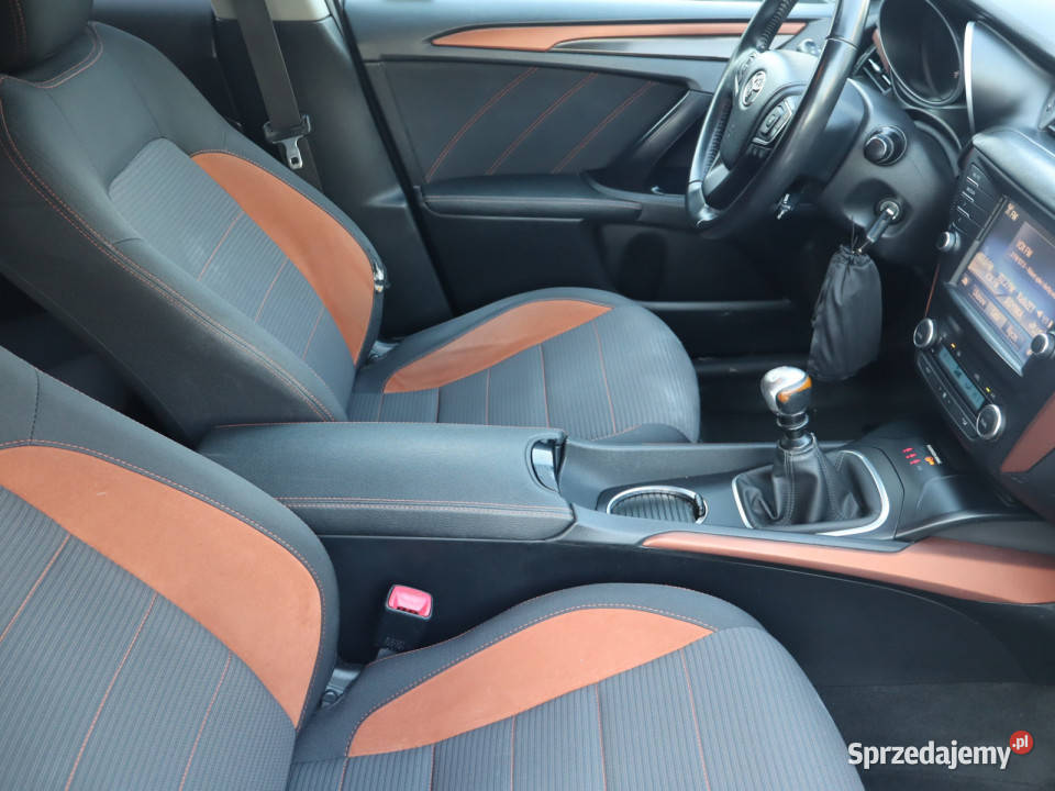 Toyota Avensis 16 D4D Katowice