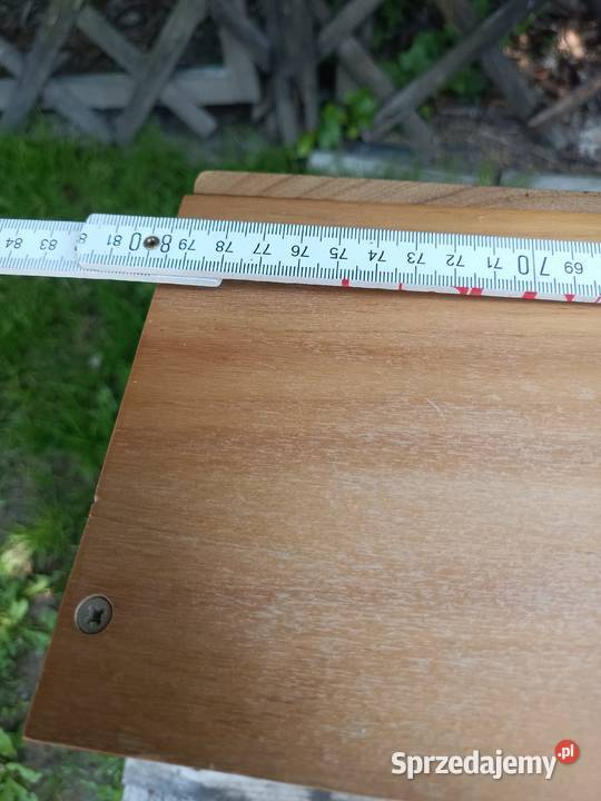 półka drewniana na zabawki