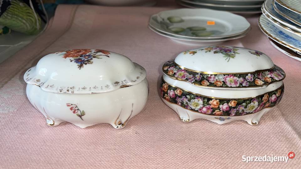 Puzderko z porcelany Sygnowane Z pięknym dekorem sprzedam