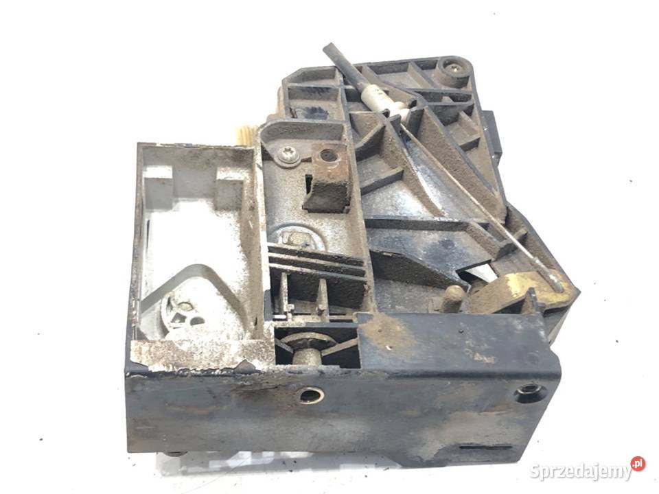 ZAMEK KLAPY TYŁ MERCEDES W639 Bus