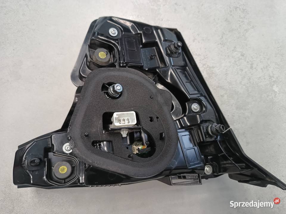 Lampa LED tył tylna prawa TOYOTA CHR LIFT numer Tarnów