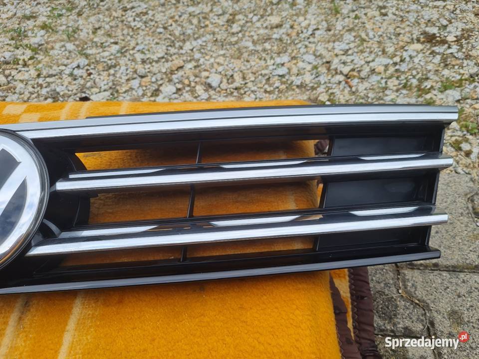 VW Tiguan 20162020 atrapagrill z logo VW i RLine osobowe Śrem