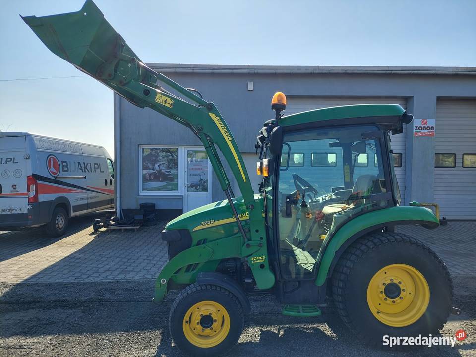 Ciągnik ogrodniczy komunalny John Deere 3720 z Łubowo