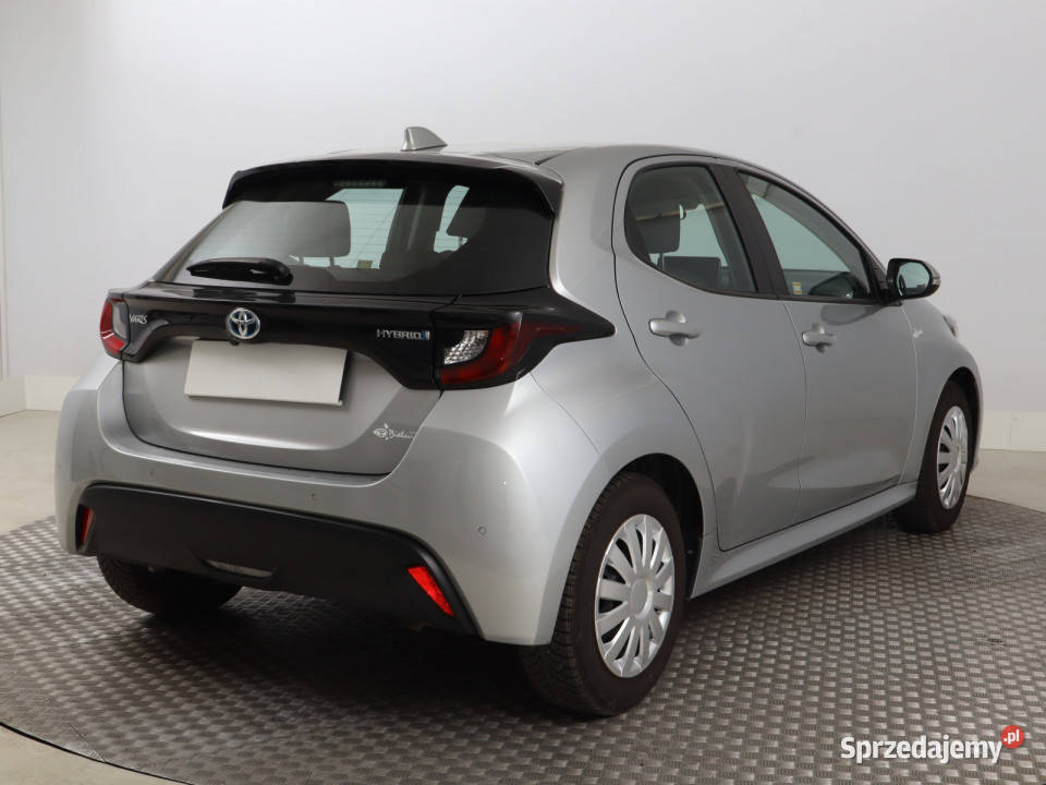 Toyota Yaris 15 VVTi Hybrid Rok produkcji 2022 Bielany Wrocławskie