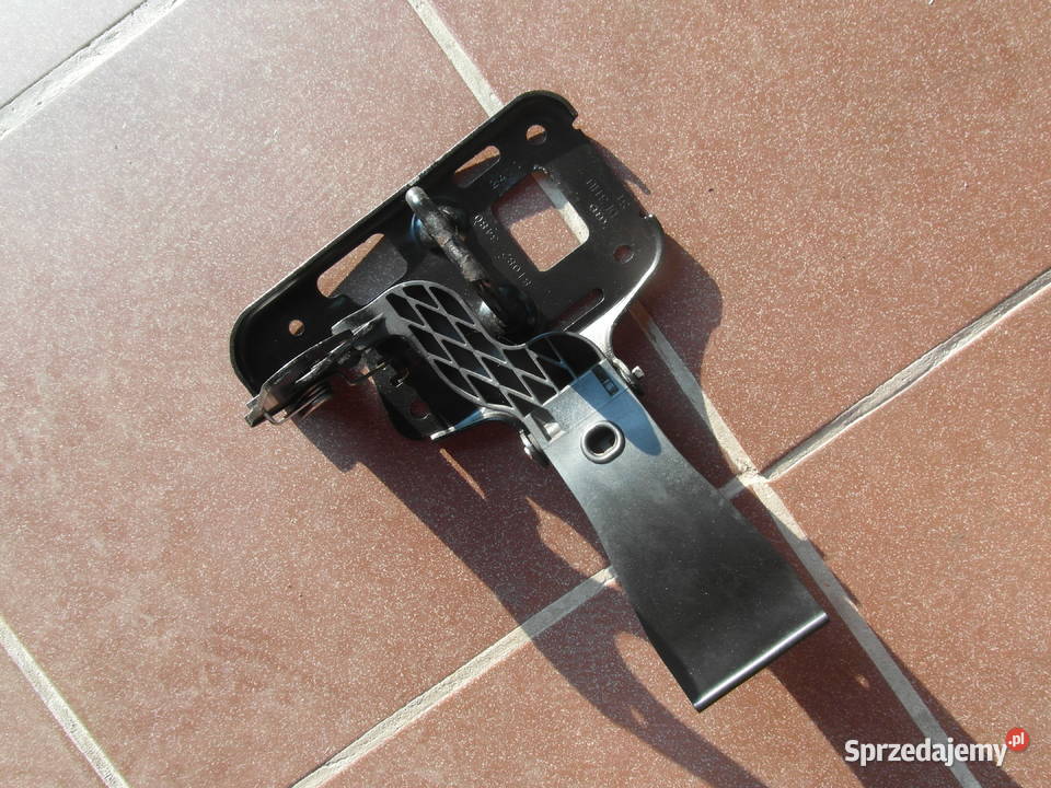 Zamek rygiel maski AUDI A4 B8 RS4 A5 RS5 sprzedam