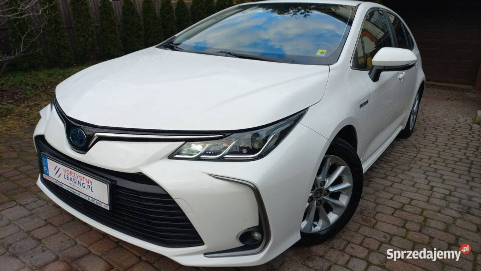 Toyota Corolla ECVT 18 Hybryda Pełna historia pomorskie