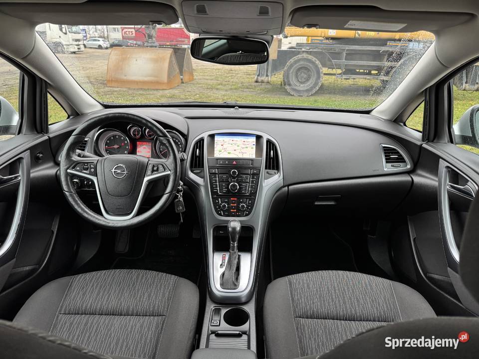 Opel Astra 14 BENZYNA Klimatronik Nawigacja aluminiowe felgi Konin sprzedam