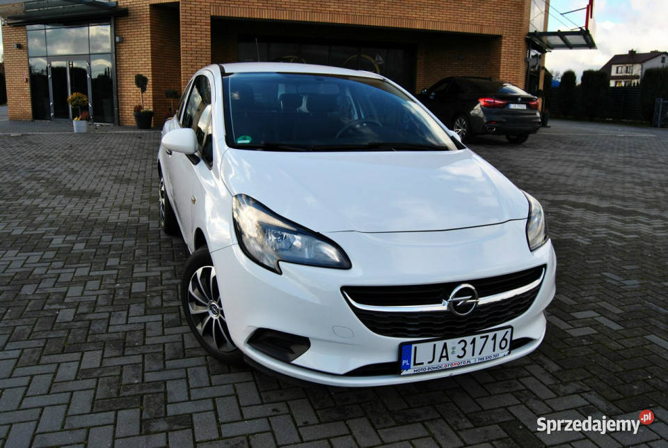 Opel Corsa 12 benzyna Zarejestrowany 2 SZTUKI biały