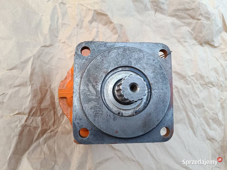 Pompy hydrauliczne z koparki Waryński podwójne Krzepice