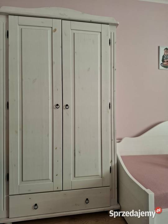 Zestaw drewnianych białych mebli podkarpackie Strażów