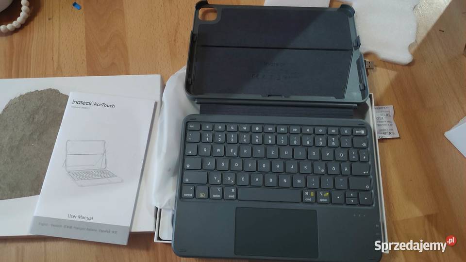 Etui z klawiaturą do iPad 10 Air 11 Pro 11 Książ Wielkopolski