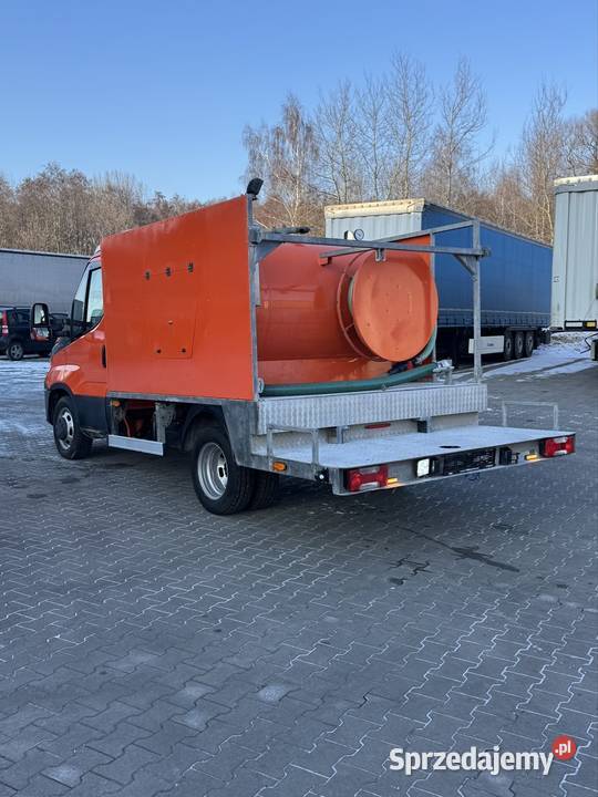 Iveco 35C14 samochód asenizacyjny do obsługi Wolbrom