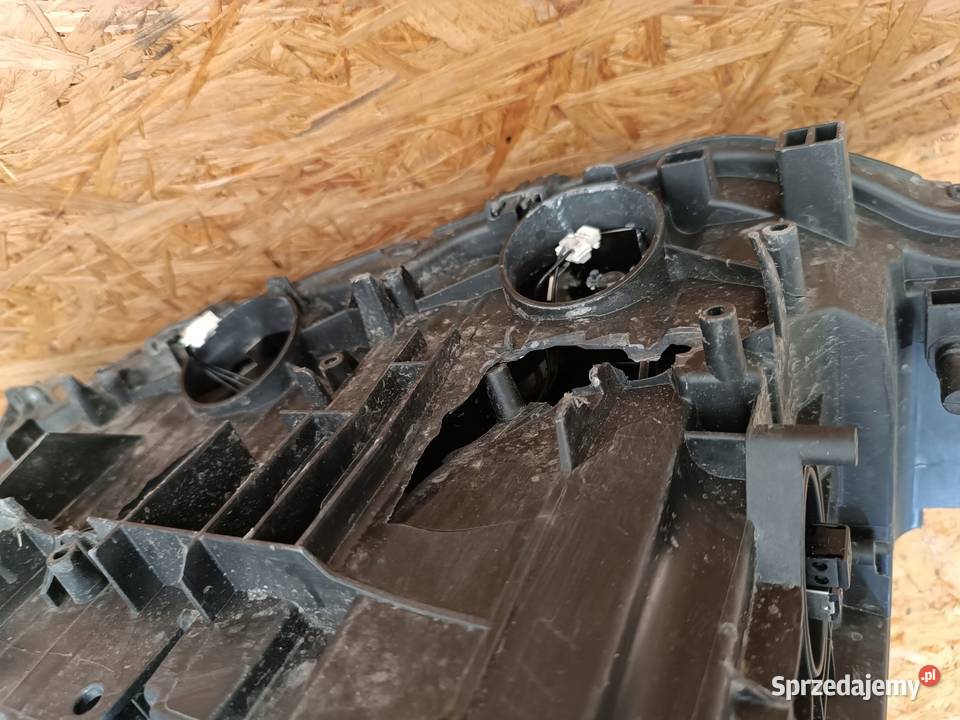 LAMPA PRAWY PRZÓD EU REFLEKTOR BMW 3 F30 F31 LED Nowy Tomyśl sprzedam