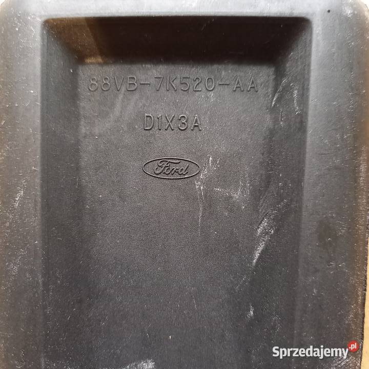 165715788VB7K520AA Zaślepka obudowy skrzyni