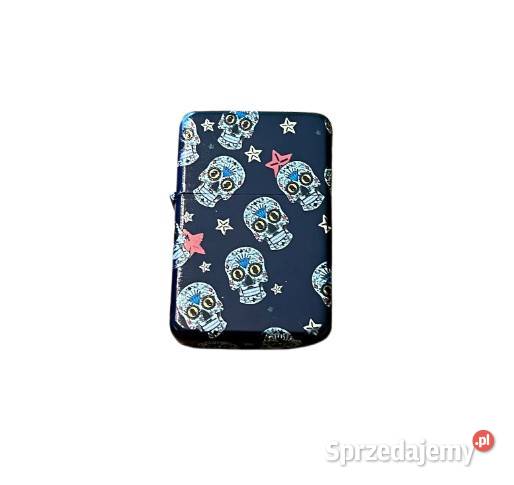 CiemnoFioletowa Zapalniczka Benzynowa w Stylu La Ostrowy nad Okszą