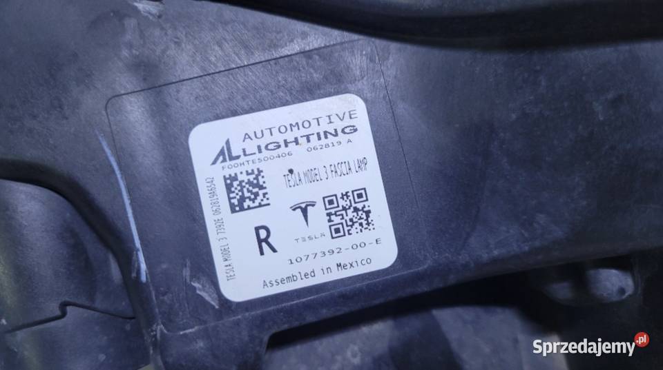 Lampa przeciwmgielna Prawa Tesla 3 107739200E podkarpackie Rzeszów sprzedam