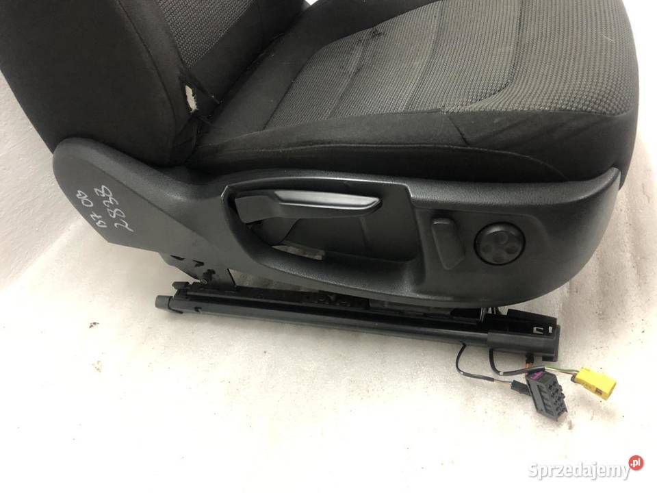 FOTEL PRAWY PRZÓD VOLKSWAGEN PASSAT B7 ANGLIK