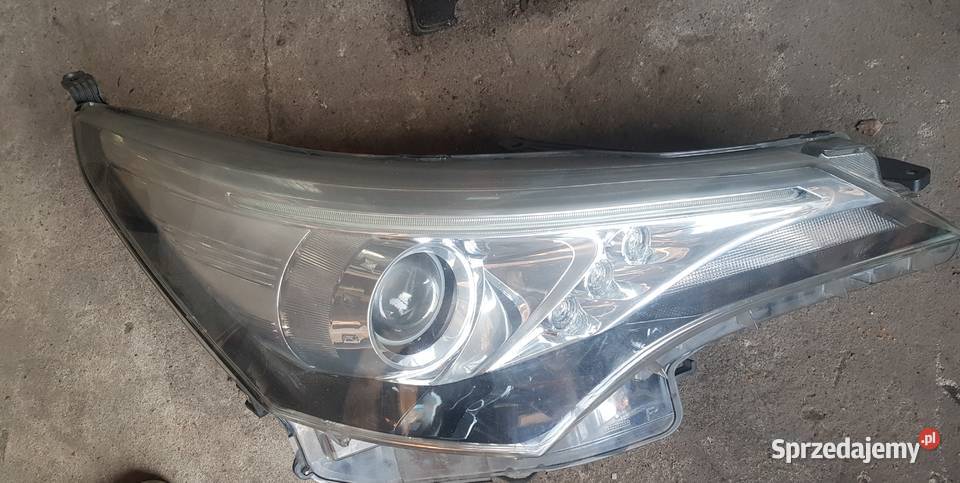 Lampa Reflektor LED TOYOTA AVENSIS T29 T27 LIFT sprzedam