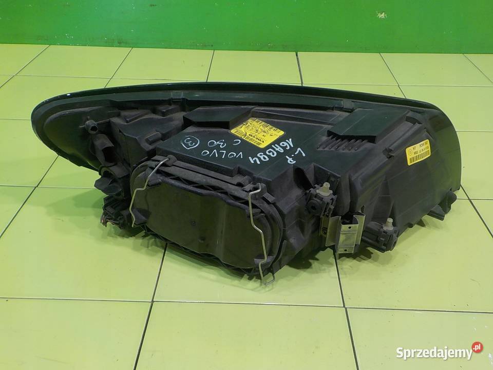 VOLVO C30 20 D 07r 2D lampa lewa przod 31283158 Suków sprzedam