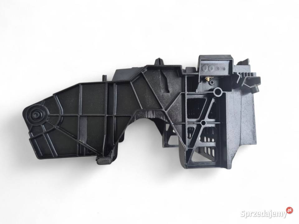 RAMKA KOSZ STELAŻ RADIA AUDI A4 B6 8E0858005B świętokrzyskie