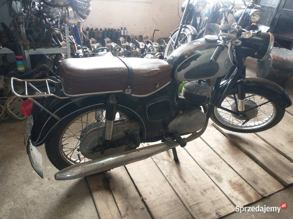 SHL M11 z 1963 roku z dokumentami Nowy Folwark