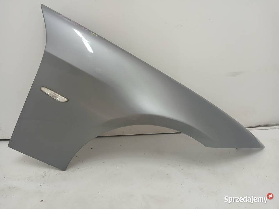 BŁOTNIK PRAWY PRZEDNI BMW E90 E91 SPACEGRAU A52 Strzyżewice