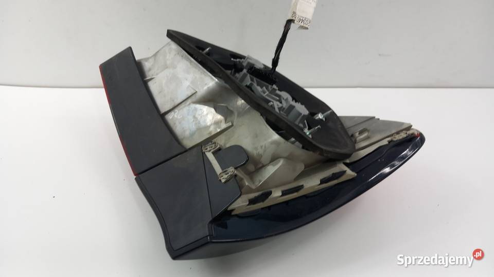 MERCEDES CLC W203 HB LAMPA TYŁ PRAWA