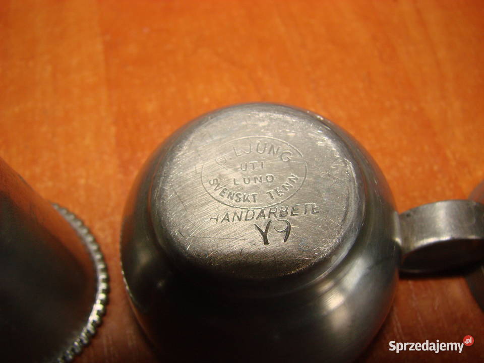 małe czynowe naczynia