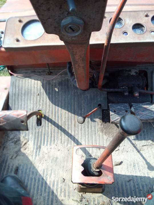 Władimirec T25 z pługami i bronami nieuszkodzony Piaski