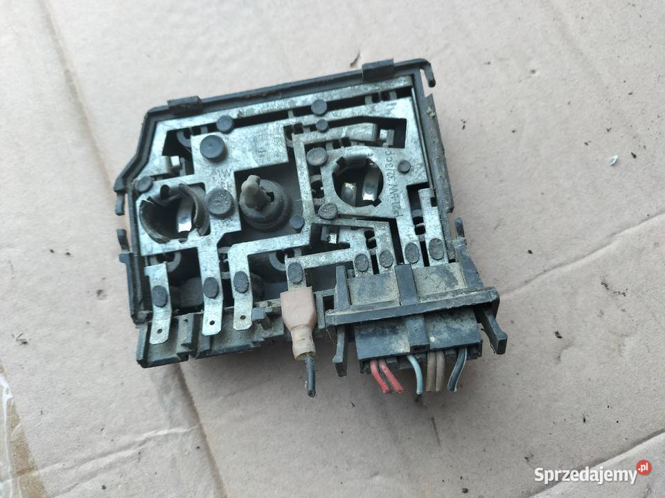 AUDI 80 B4 WKŁAD GNIAZDO ŻARÓWEK LAMPY LEWY TYŁ Kamień-Kolonia