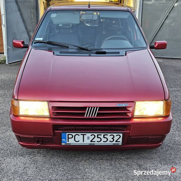 Dobrze zachowany Fiat UNO 10 radio