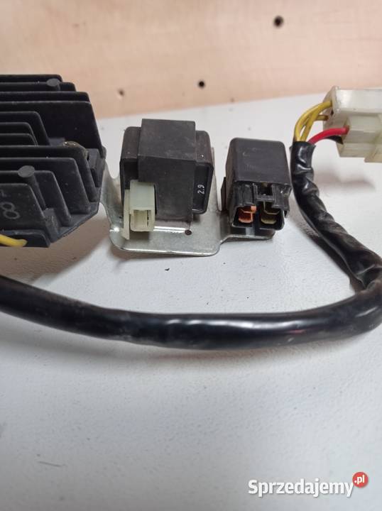 Regulator napięcia przekaźniki Suzuki GS 500 E Regulatory napięcia łódzkie Łubno