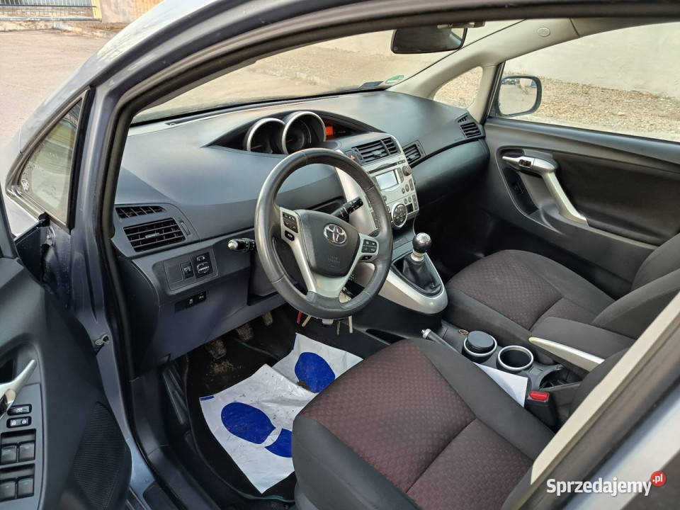 Toyota Verso Bezwypadkowy historia serwisowa 7 132KM Janów Lubelski