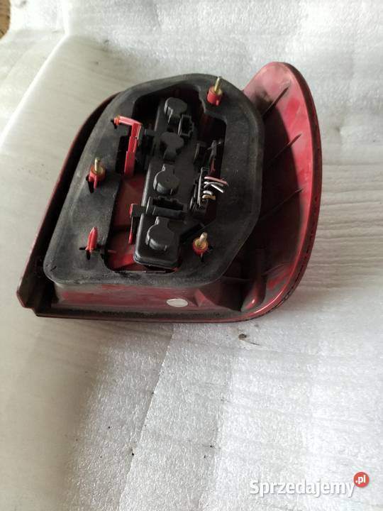 czerwona LAMPA LEWA TYŁ POLO 6N Kamień-Kolonia