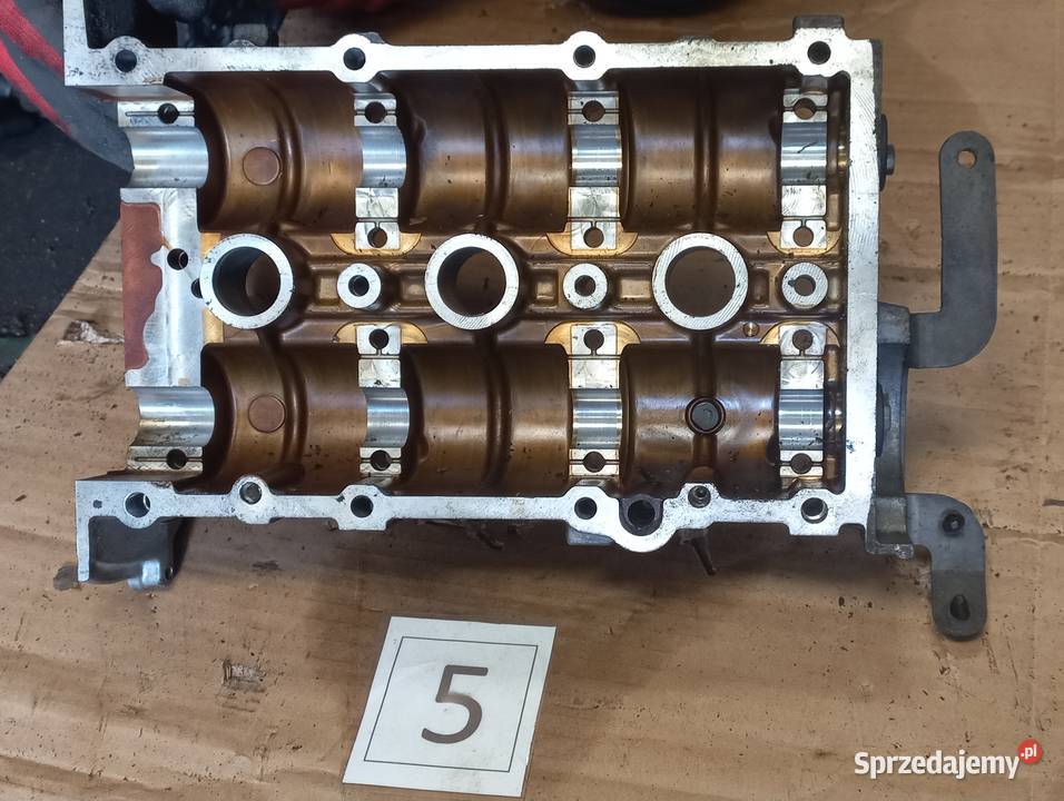 03E103475T pokrywa zaworów zaworowa osobowe Żerdź sprzedam