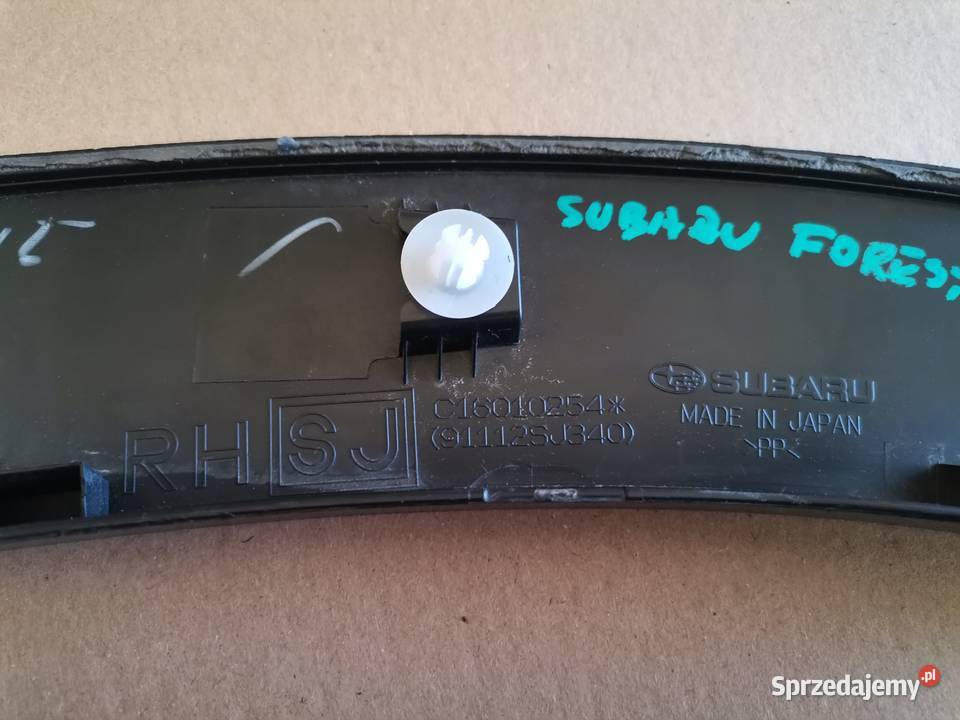 SUBARU FORESTER V 18 LISTWA BŁOTNIKA PRAWY TYŁ listwy boczne Bieleń