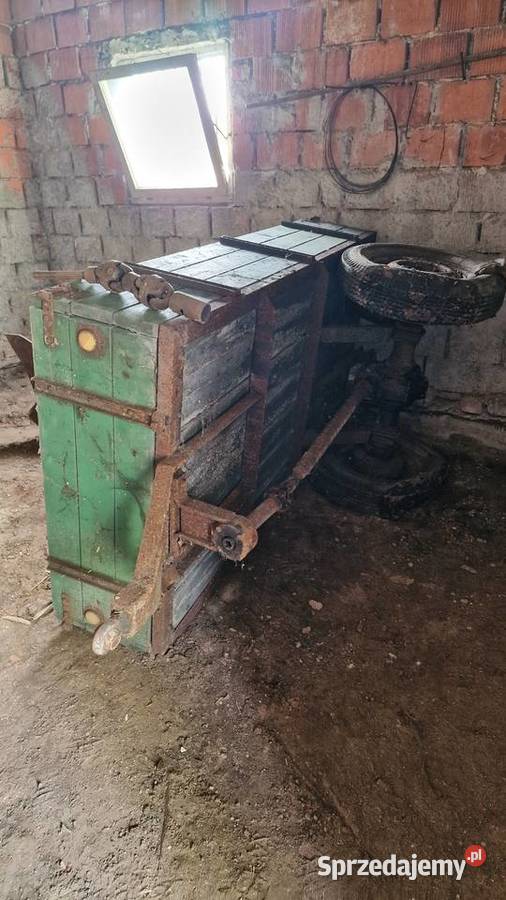 Przyczepa dwukołwa nieuszkodzony Przyczepy rolnicze