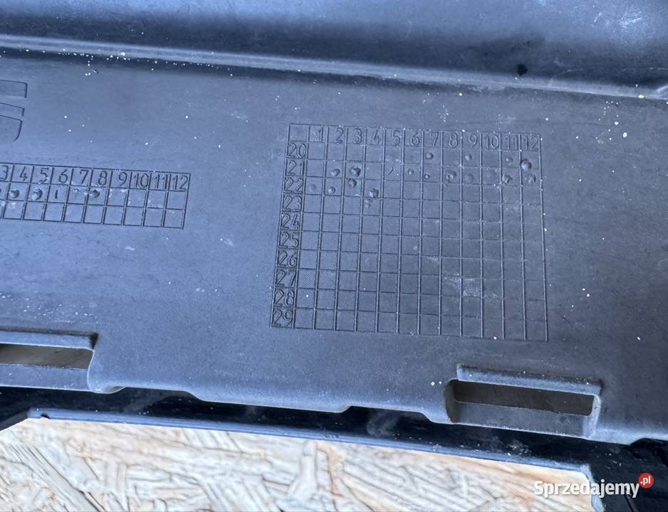 Środkowa kratka zderzaka przód seat Arona lift osobowe Międzychód